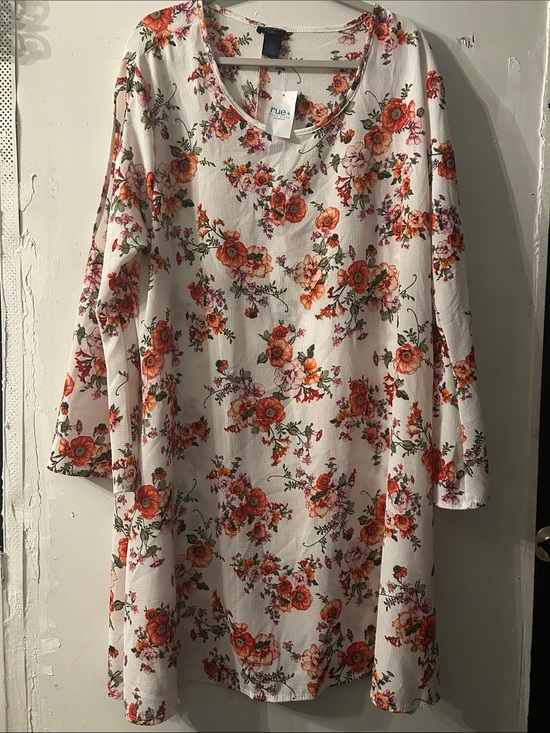 Rue+ Dresses & Skirts - Rue Floral White Tunic with Orange-Pink Blooms